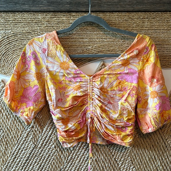 V-neck Cropped Drawstring front blouse - Picture 2 of 4